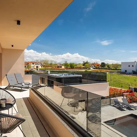 Modern Prudensia With Outdoor Pool Near Porec וילה *