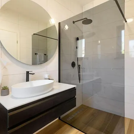 וילה Modern Prudensia With Outdoor Pool Near Porec *