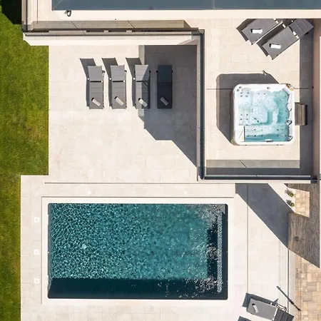 Modern Prudensia With Outdoor Pool Near Porec * Babici